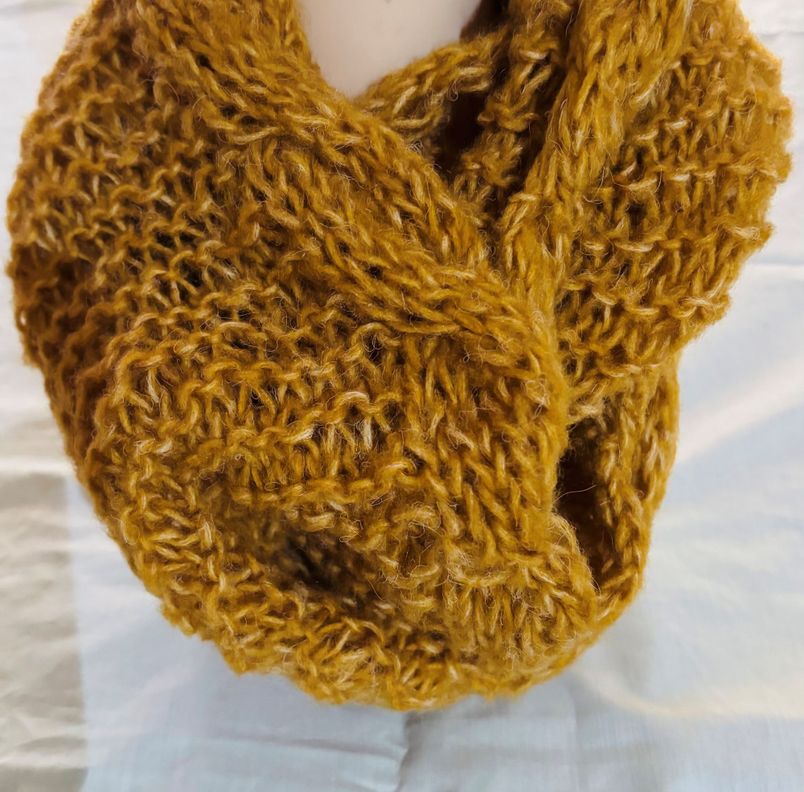 CUELLO LANA MOHAIR COLOR CAFE HECHO A MANO DISEÑO EXCLUSIVO-2
