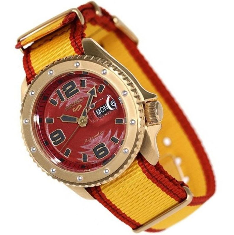Reloj Seiko 5 Hombre Street Fighter Zangief Automatico SRPF24K1-3
