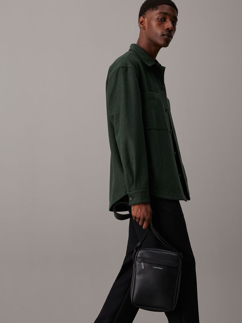Bolso Reporter Must Negro Calvin Klein-1