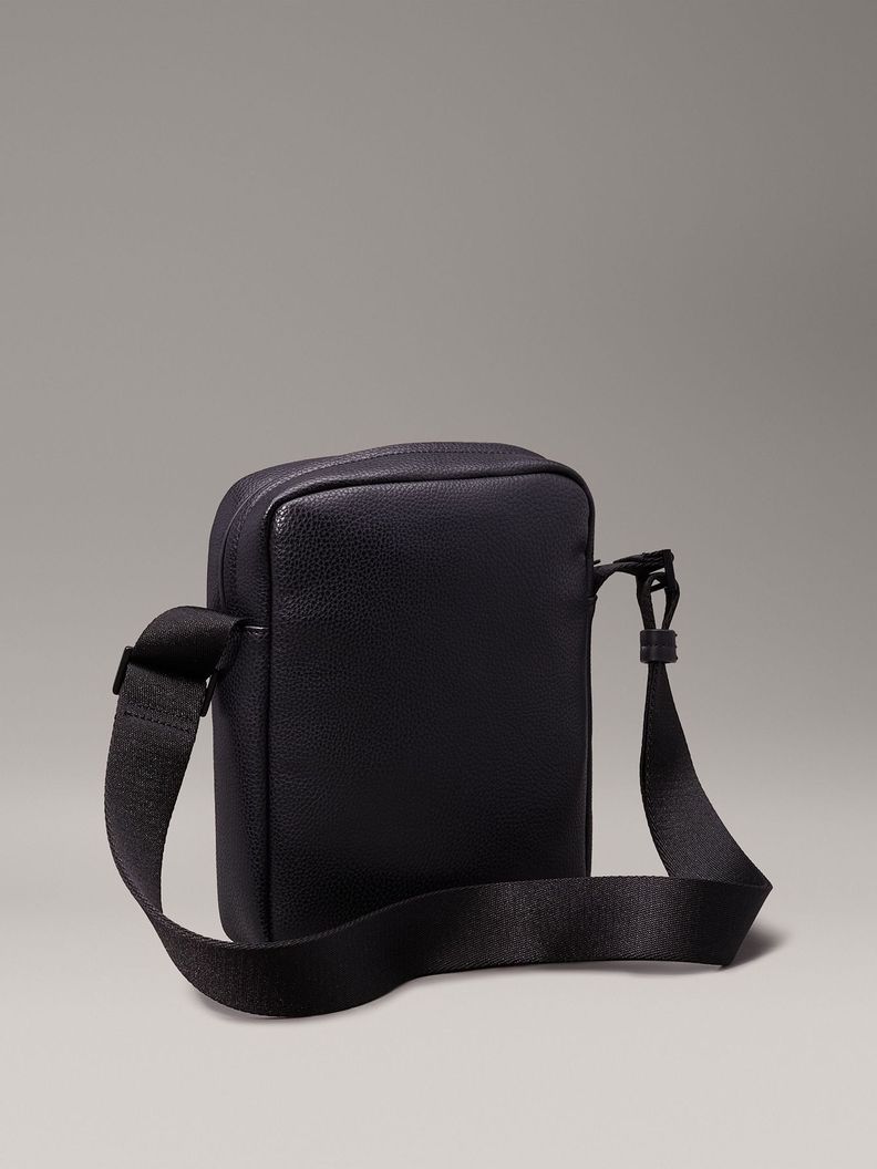 Bolso Reporter Must Negro Calvin Klein-4