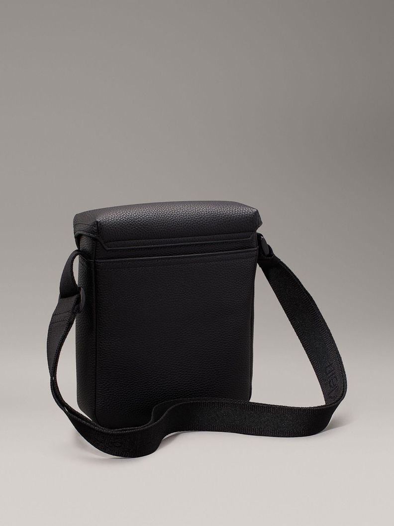 Bolso Reporter Over Webbing Negro Calvin Klein-4