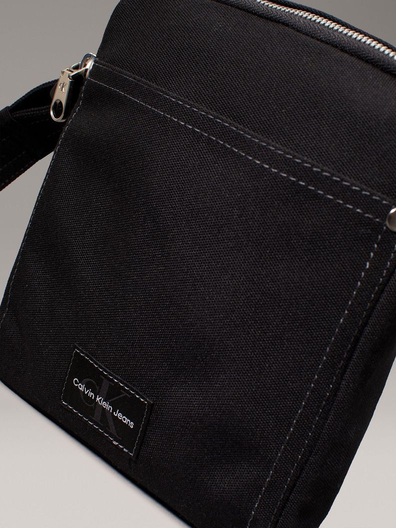 Bolso Reporter Sport Essentials Negro Calvin Klein-3