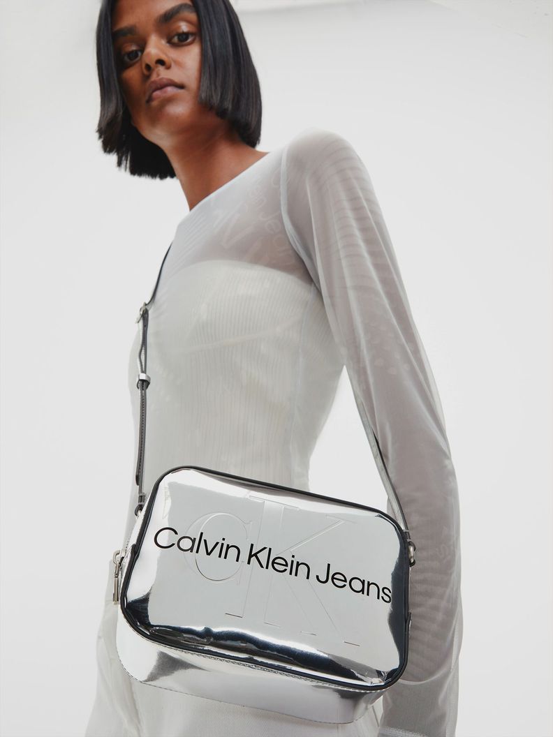 Bandolera Sculpted Gris Calvin Klein-4