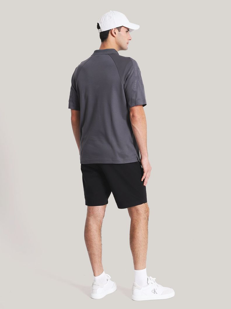 Polo Tonal Debossed Gris Calvin Klein-2
