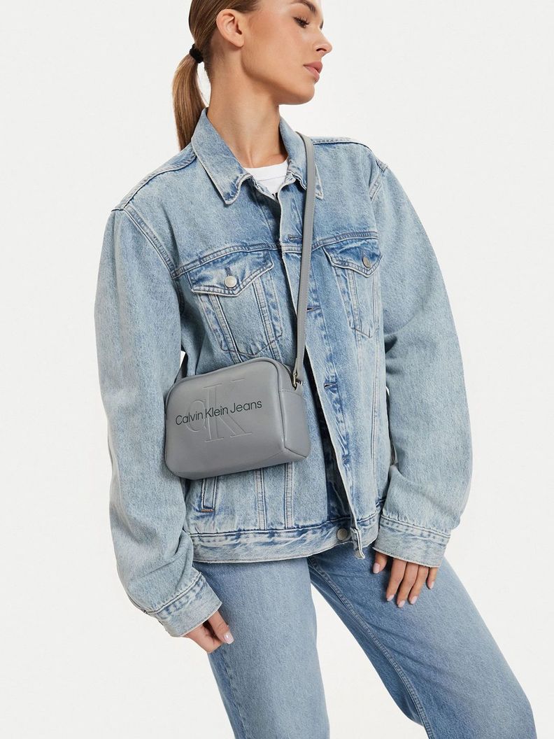 Bandolera Sculped Gris Calvin Klein-5