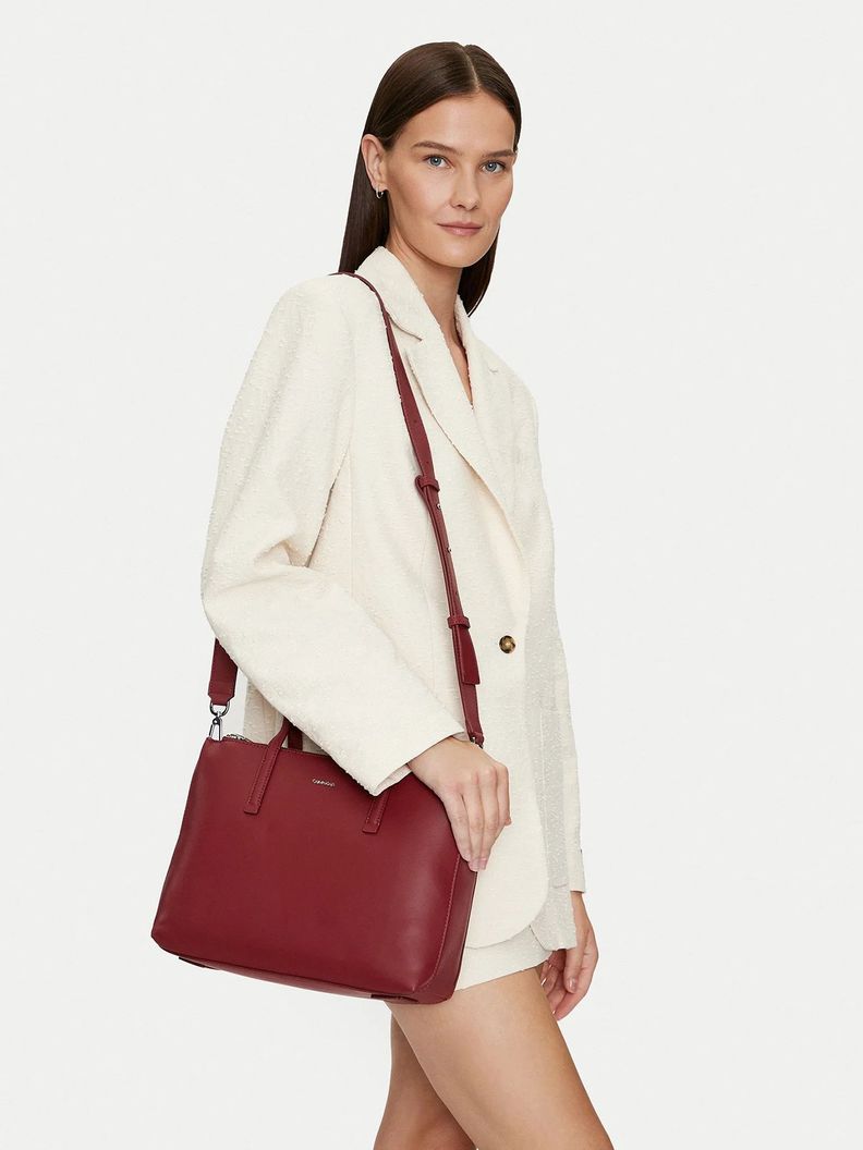Cartera Tote Ck Must Rojo Calvin Klein-5