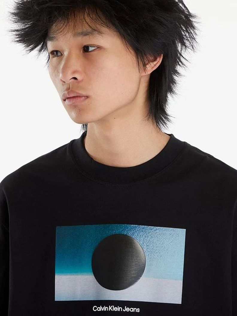 Polera Cut Out Box Graphic Negro Calvin Klein-2