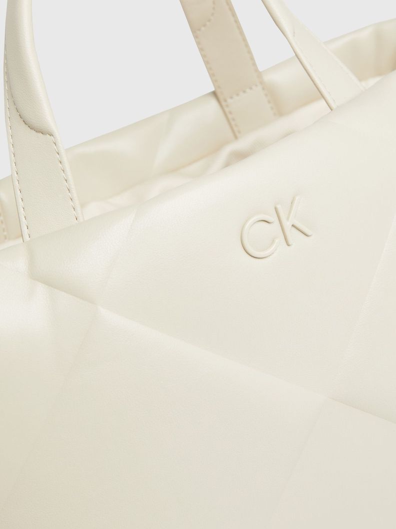 Cartera Shopper Quilt Beige Calvin Klein-2