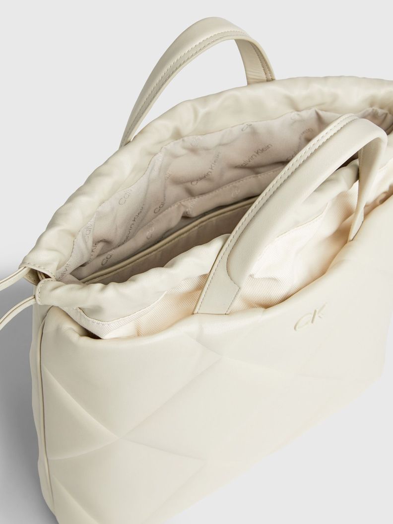 Cartera Shopper Quilt Beige Calvin Klein-3