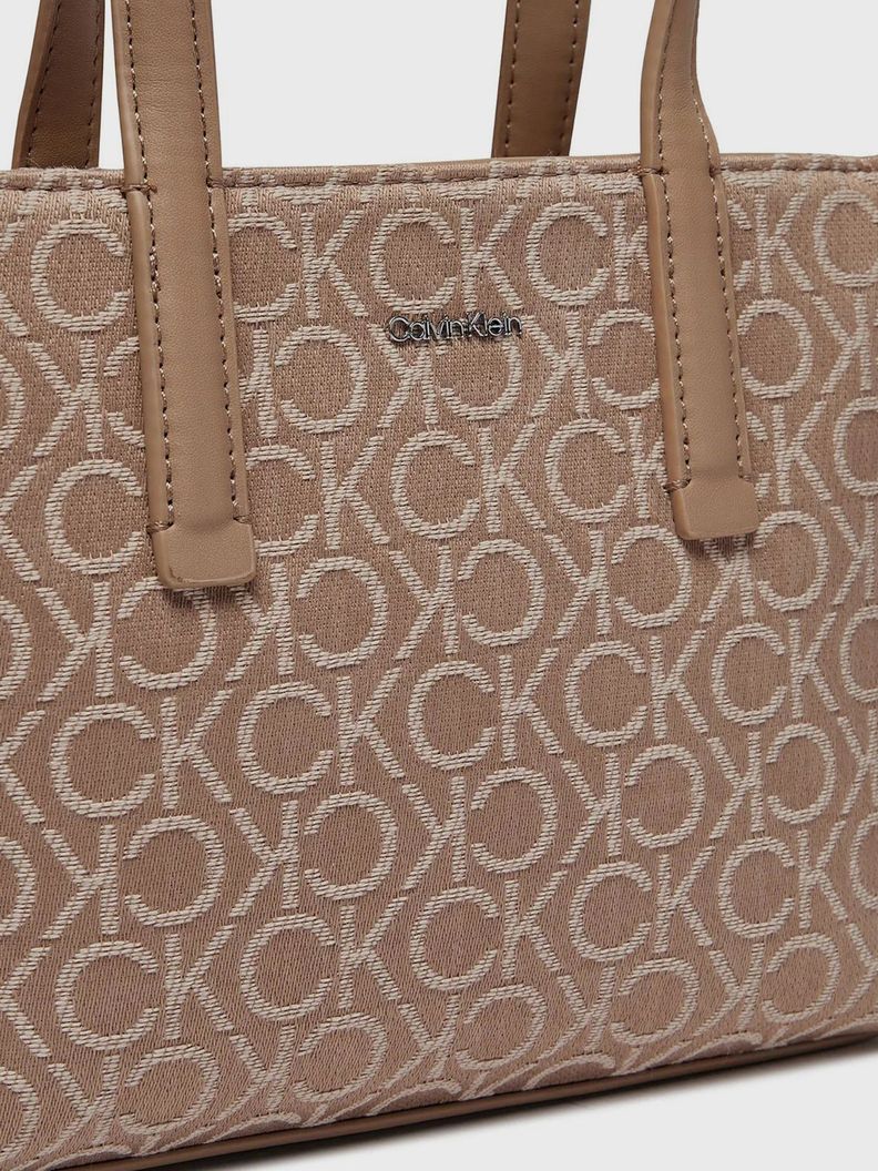 Cartera Mini Tote CK Must Beige Calvin Klein-3