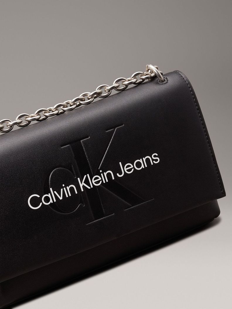 Cartera Sculpted Negro Calvin Klein-3