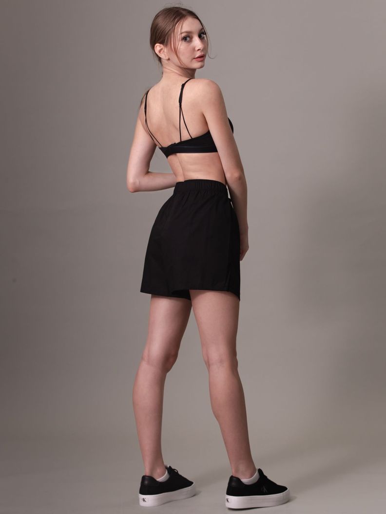Bralette Tonal Logo Lightly Negro Calvin Klein-2