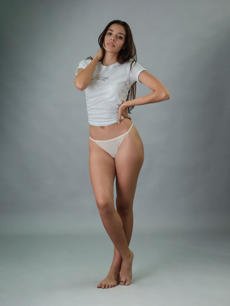 Colaless String Ideal Stretch Micro Beige Calvin Klein-3
