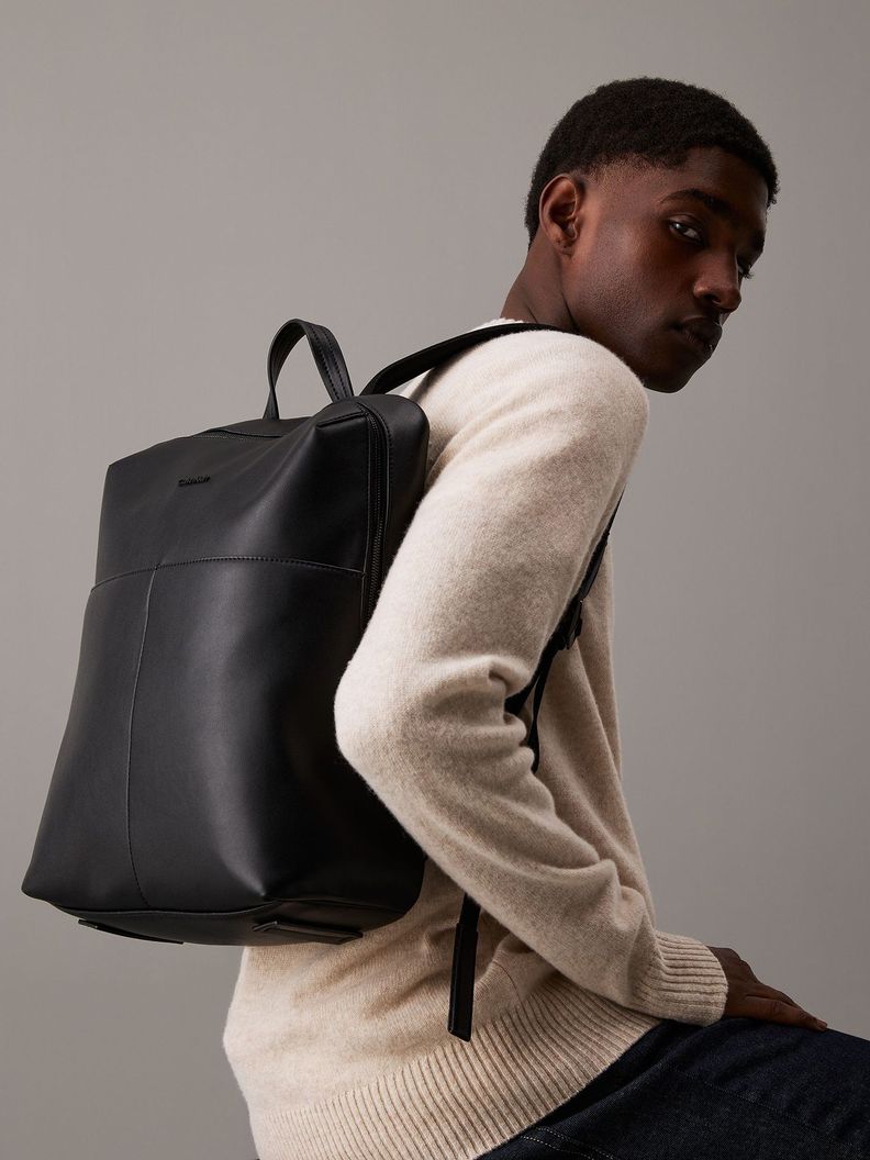 Mochilas Clean Essential Negro Calvin Klein-1