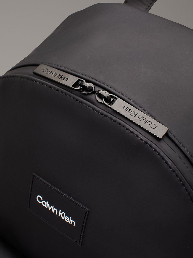 Mochilas CK Essential Rubber Negro Calvin Klein-3