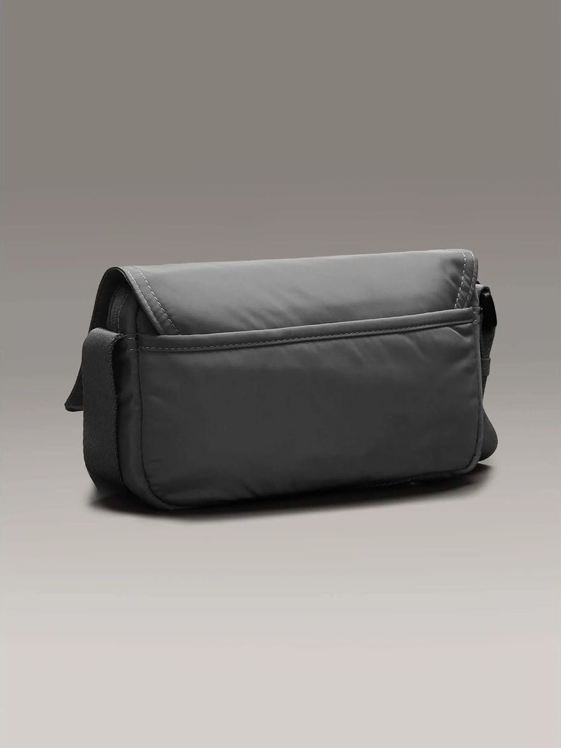 Bolso Crossbody Over Webbing Gris Calvin Klein-3