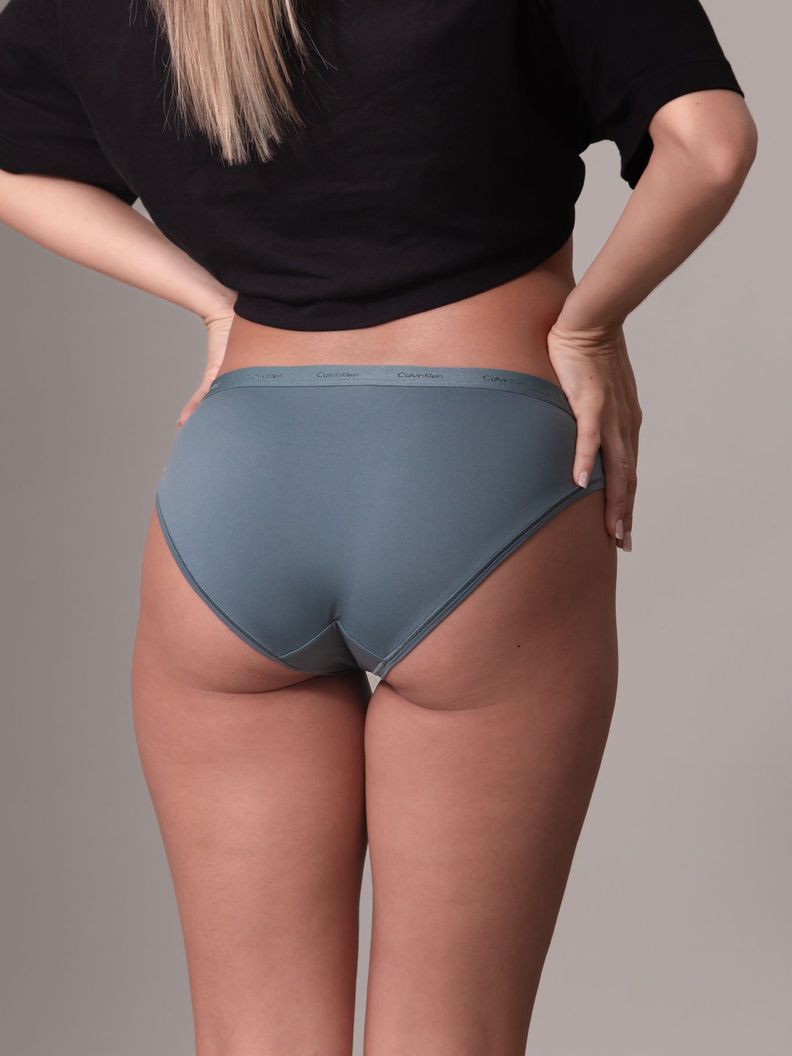 Calzón Bikini Form To Body Natural Gris Calvin Klein-3