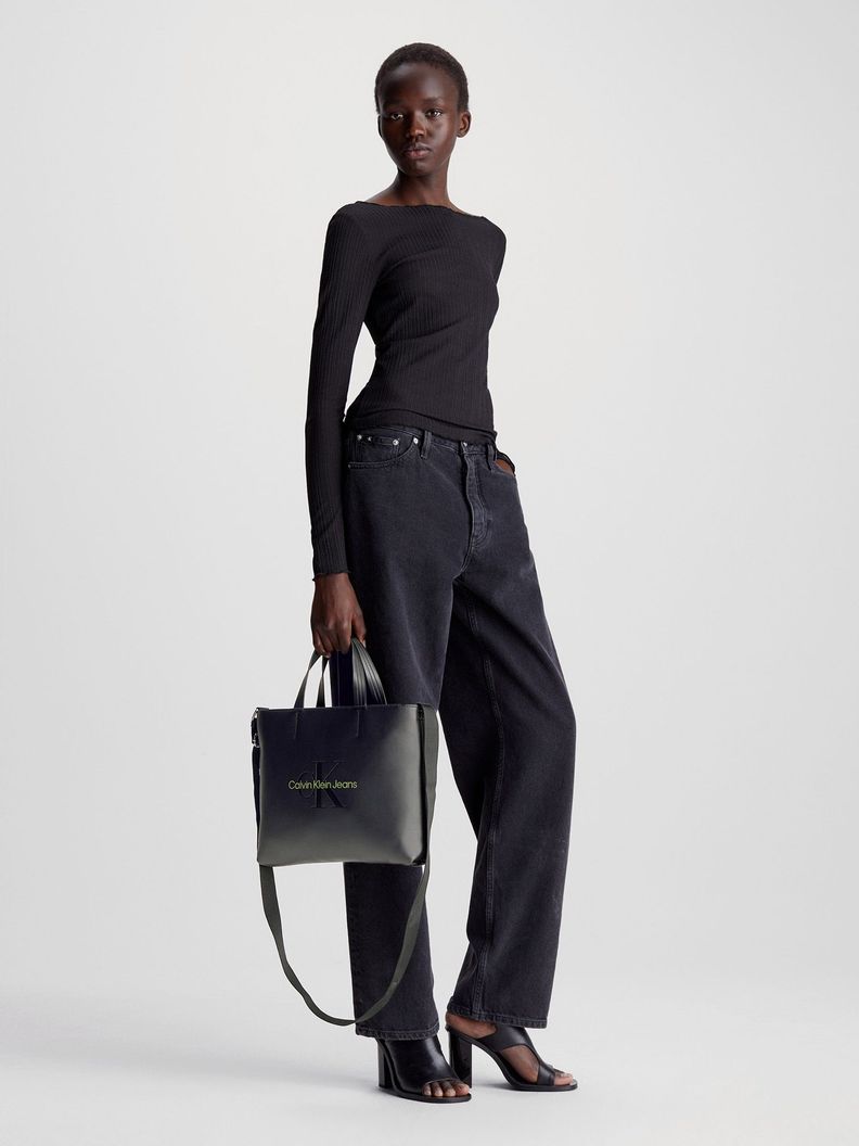 Cartera Tote Sculpted Mini Slim Negro Calvin Klein-4