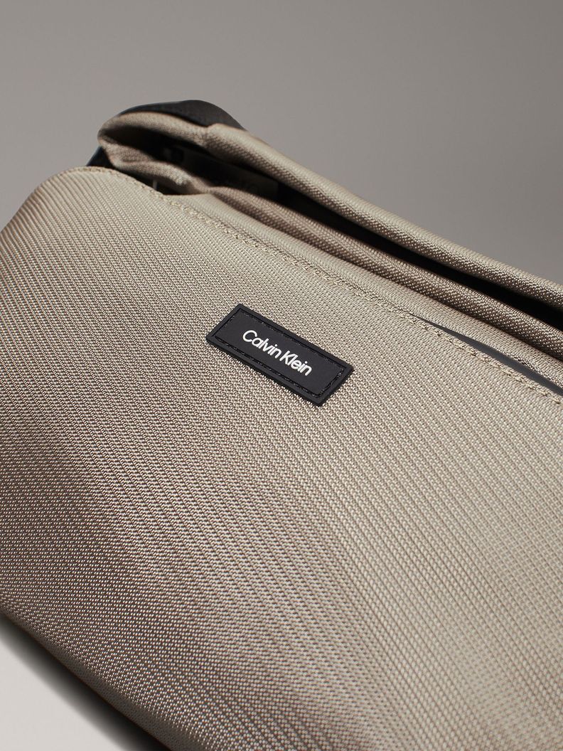 Banano Plegable CK Essential Gris Calvin Klein-3