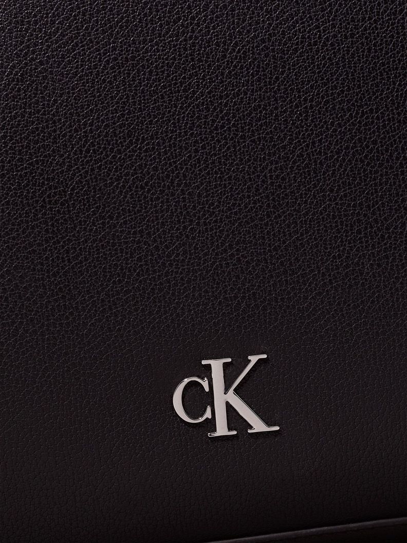 Cartera Tote Minimal Monogram Negro Calvin Klein-3