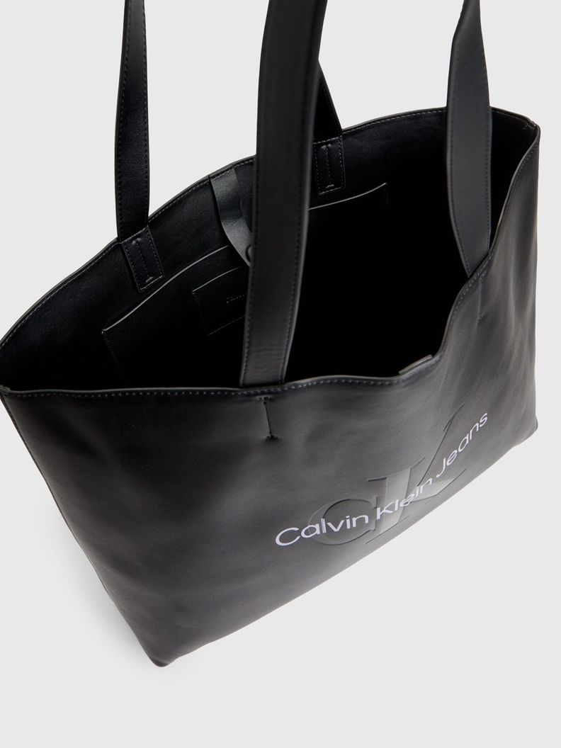 Cartera Sculpted Slim Tote Negro Calvin Klein-2
