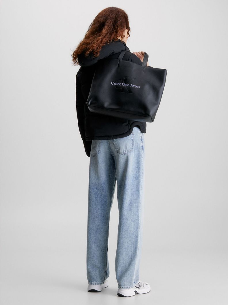 Cartera Sculpted Slim Tote Negro Calvin Klein-3