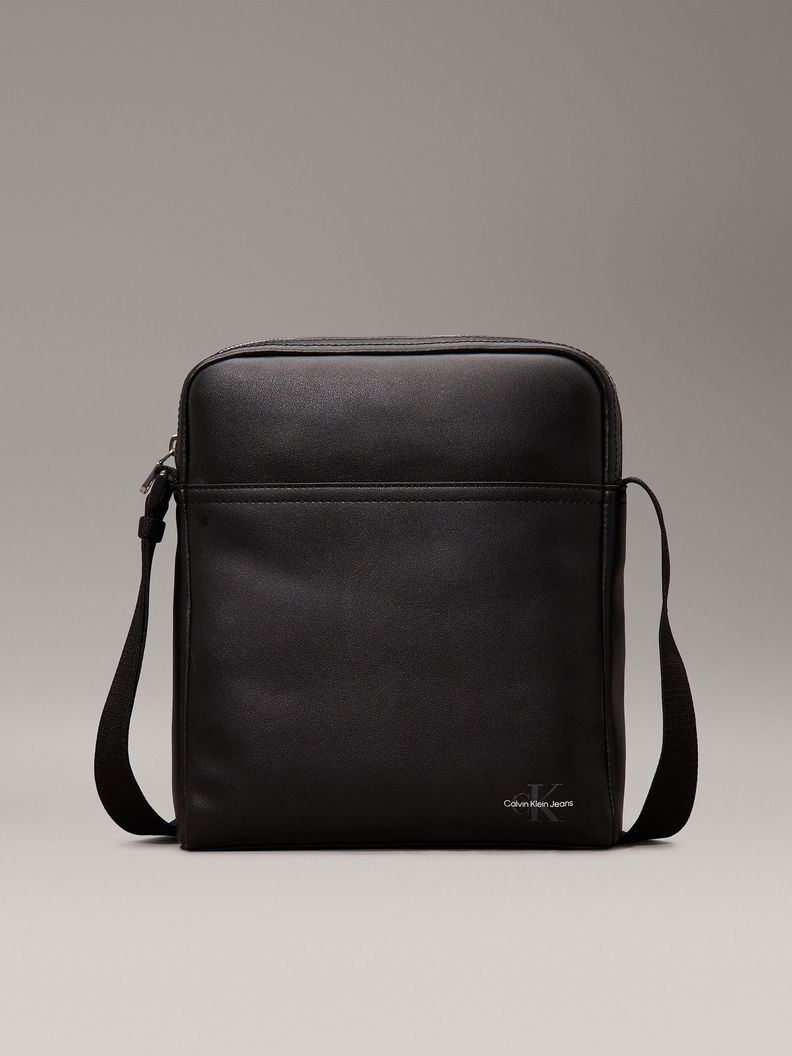 Bolso Reporter Monogram Soft 22 Negro Calvin Klein-0