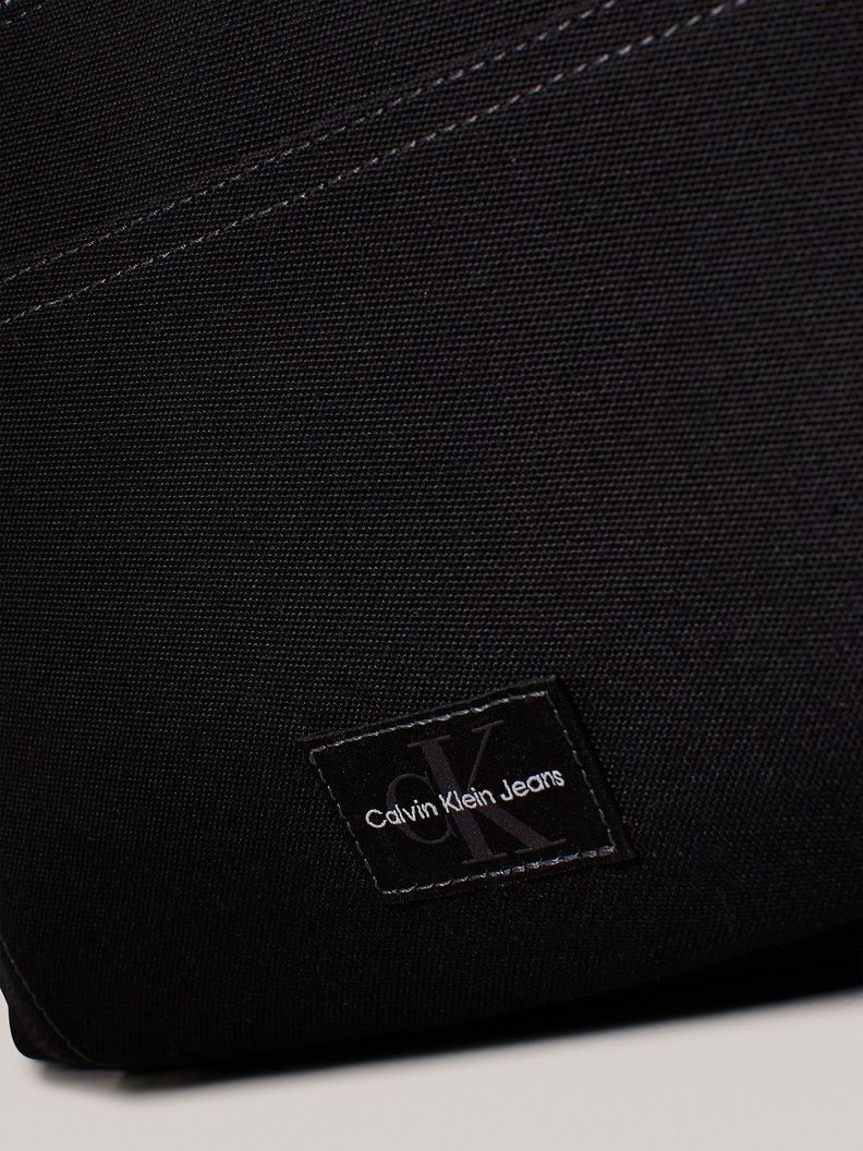 Mochilas Sport Essentials Negro Calvin Klein-3
