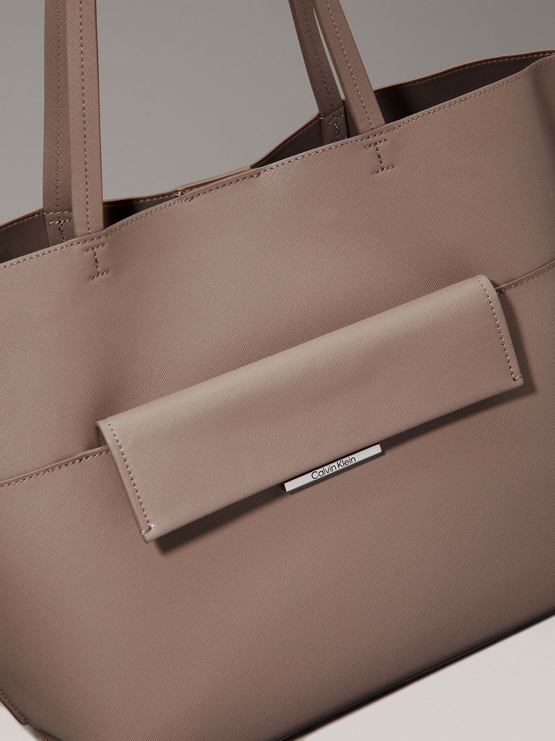 Cartera Tote CK Linear Beige Calvin Klein-3