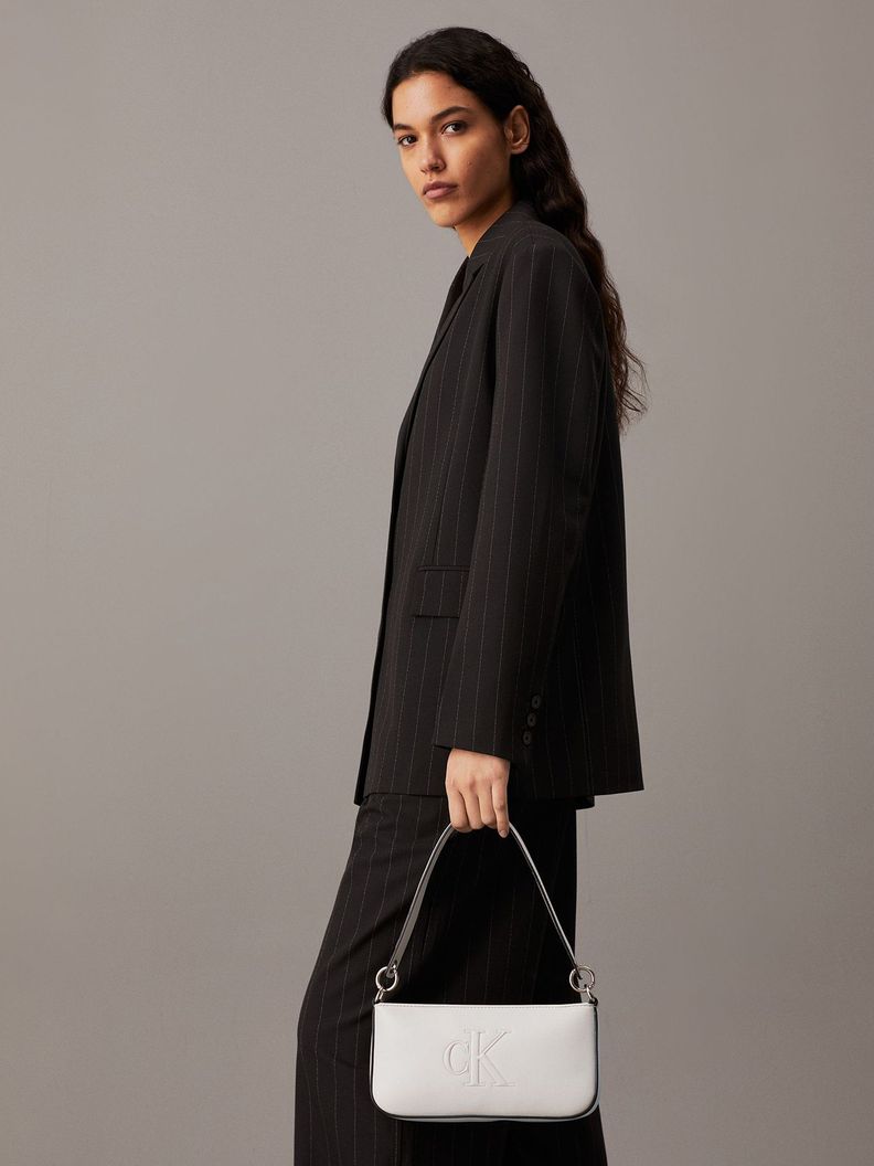 Cartera Sculpted Pouch Blanco Calvin Klein-1