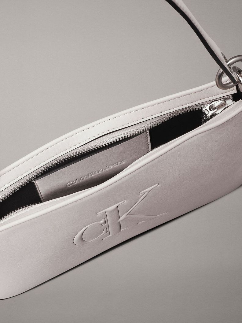 Cartera Sculpted Pouch Blanco Calvin Klein-2