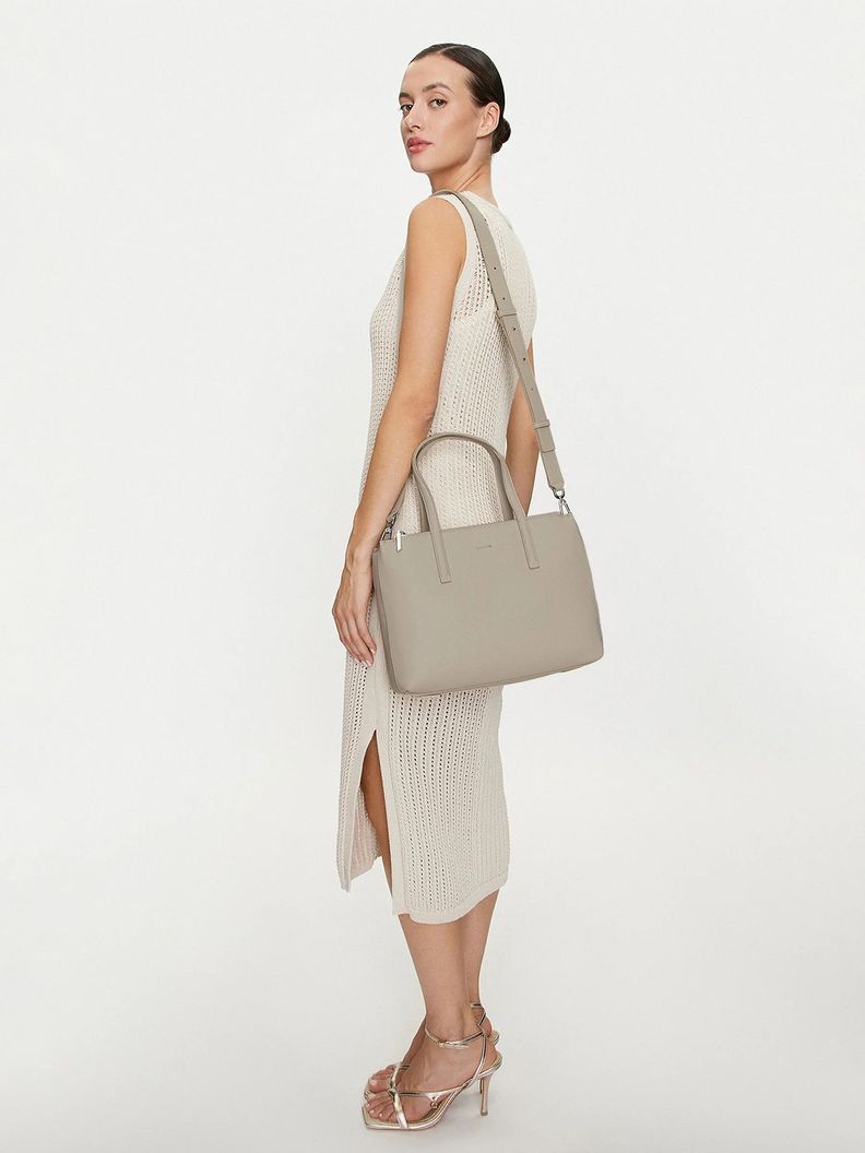 Cartera Tote Ck Must Beige Calvin Klein-4