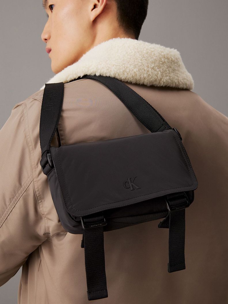 Bolso Crossbody Over Webbing Negro Calvin Klein-1