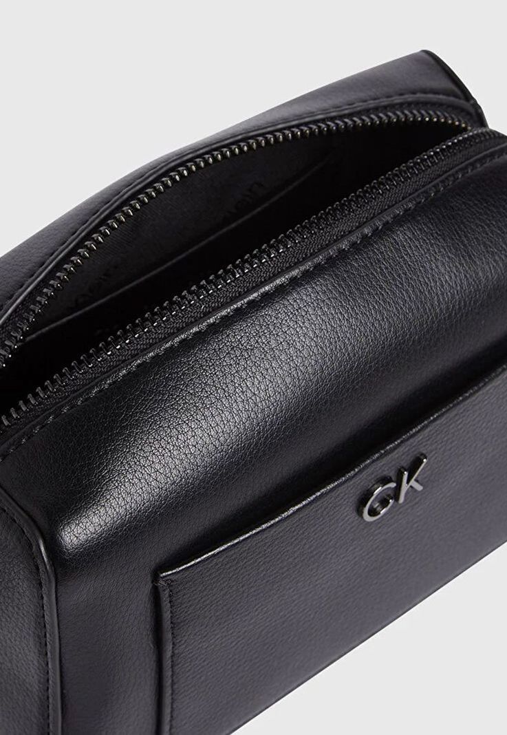 Bandolera Daily Monogram Negro Calvin Klein-2
