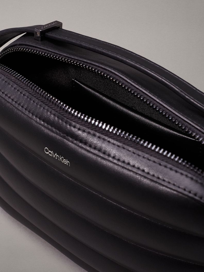 Bandolera Line Quilt Negro Calvin Klein-3