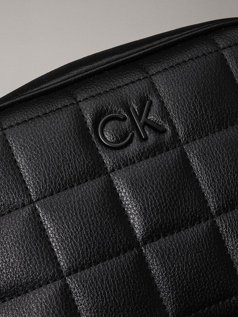 Bandolera Square Quilt Negro Calvin Klein-3