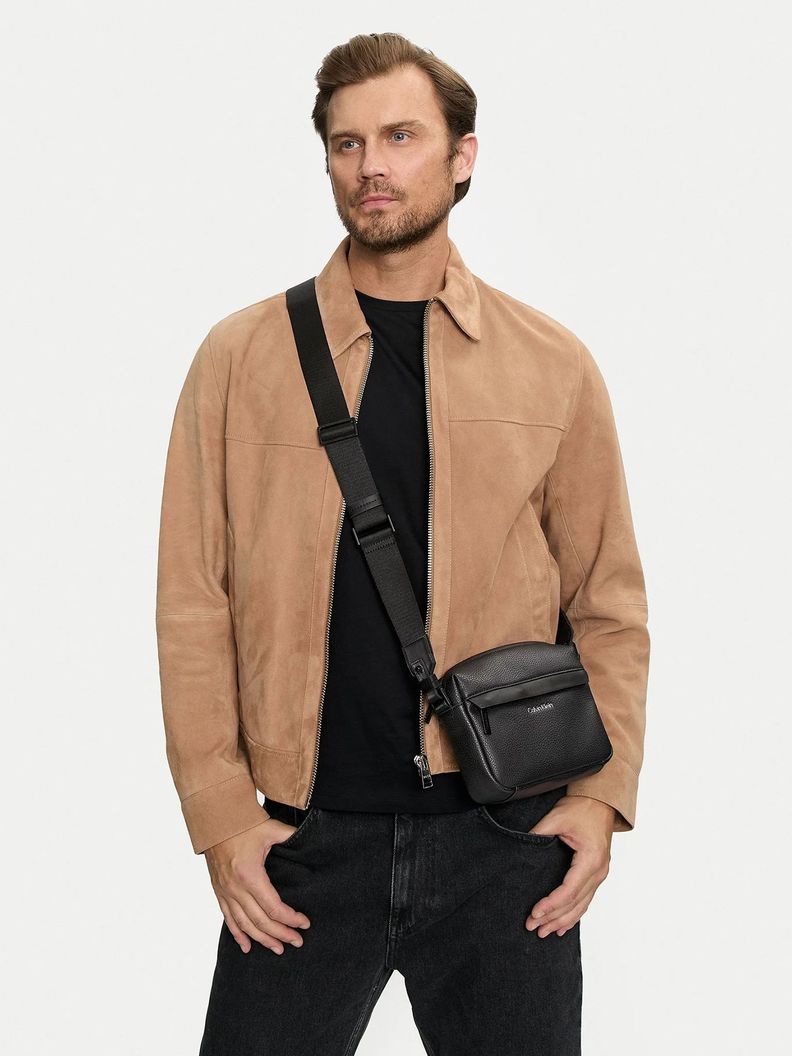 Bolso Crossbody Ck Must Negro Calvin Klein-1