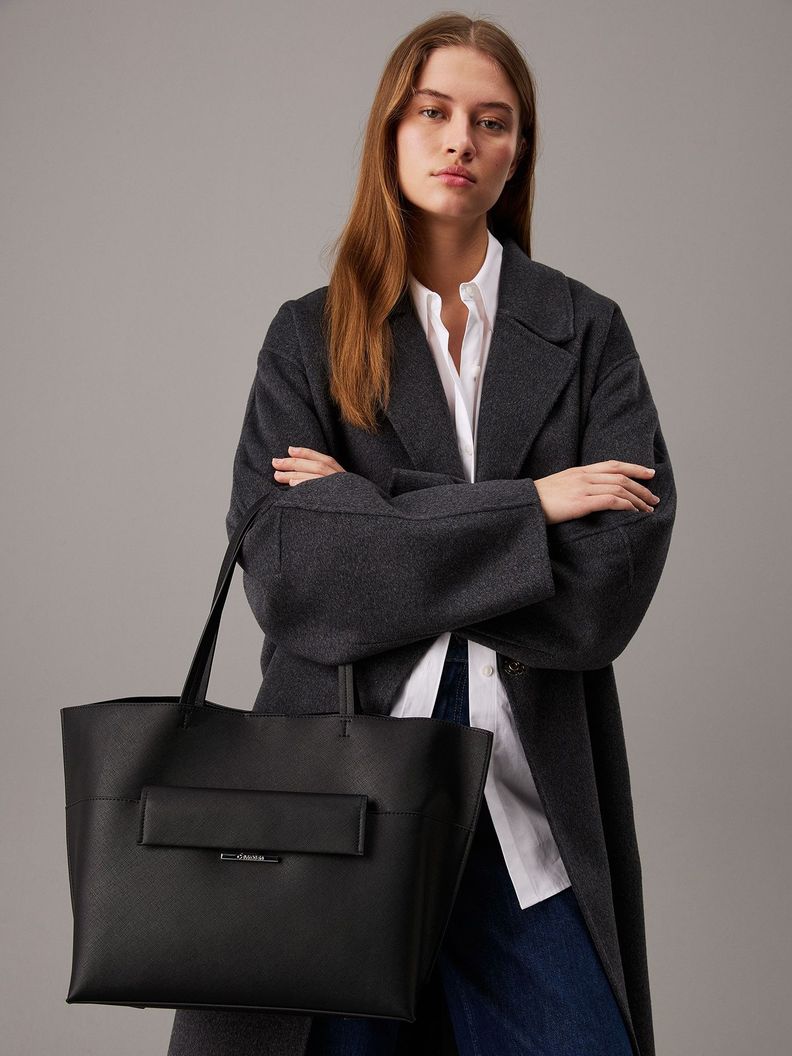Cartera Tote CK Linear Negro Calvin Klein-1