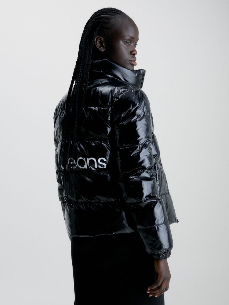 Parka Shiny Short Fitted Negro-2