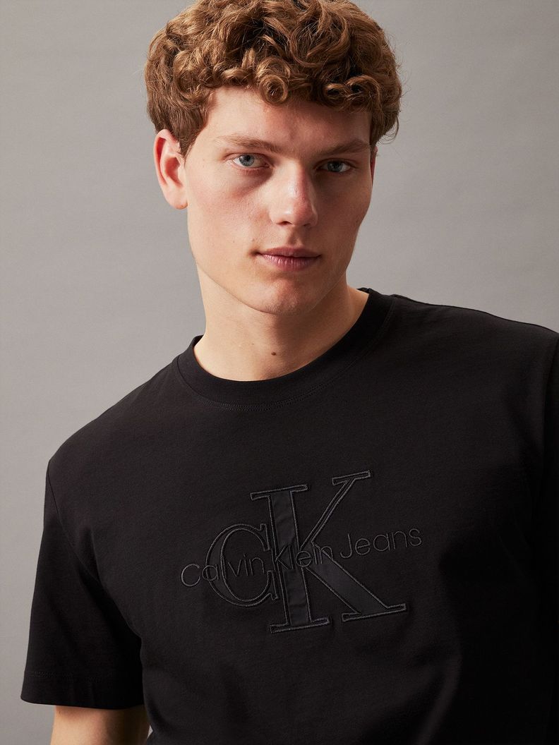 Polera Monologo Applique Negro Calvin Klein-3