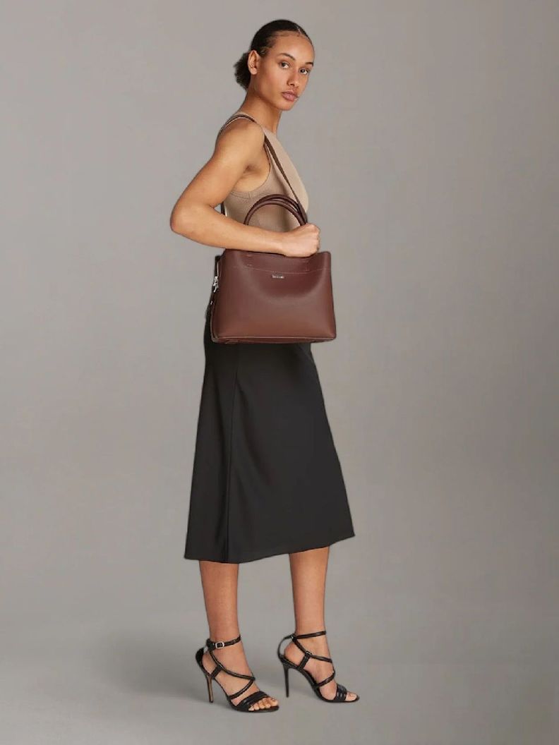 Cartera Tote Business Saffiano Café Calvin Klein-1