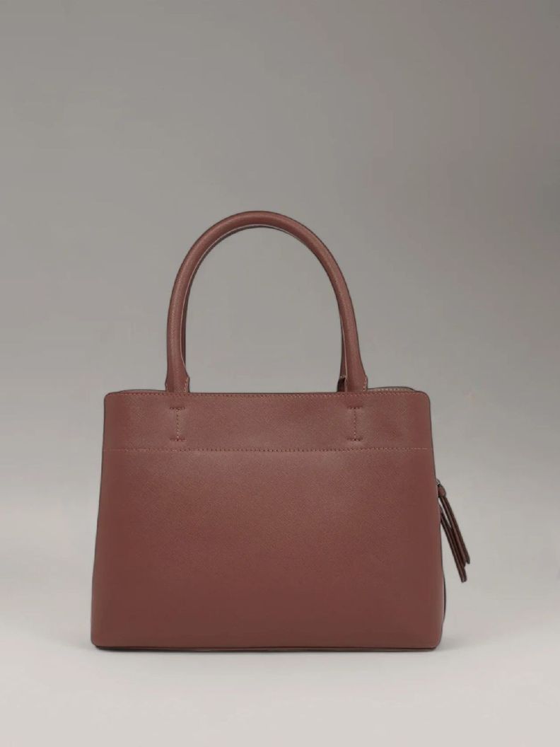 Cartera Tote Business Saffiano Café Calvin Klein-4