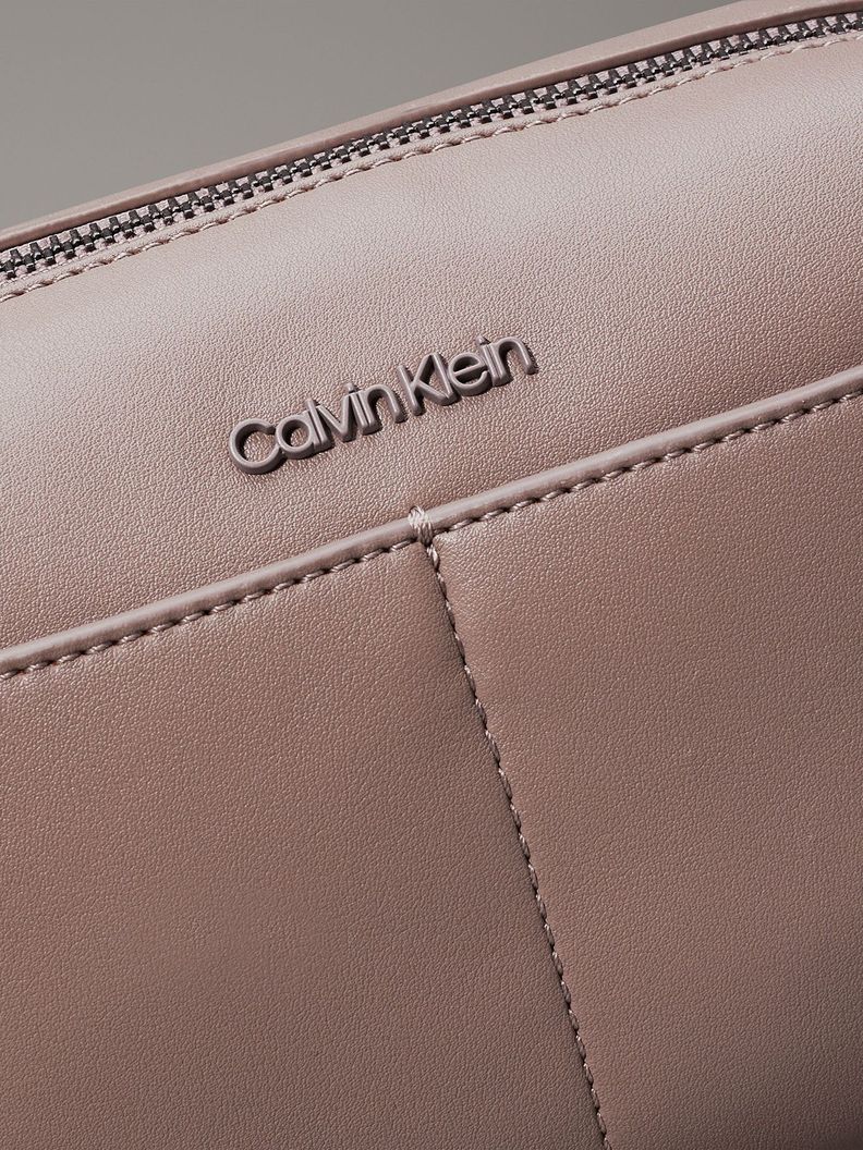 Bolso Crossbody Clean Essential Beige Calvin Klein-3