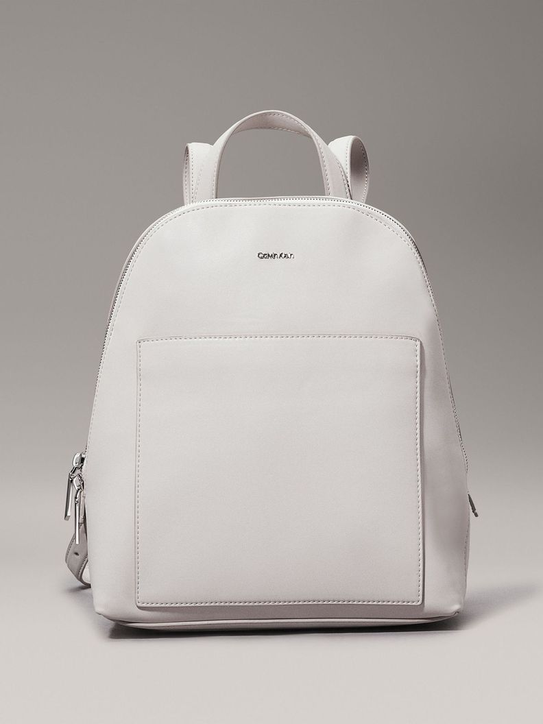 Mochila CK must Dome Blanco Calvin Klein-0