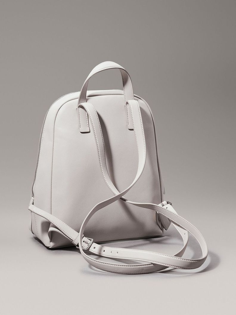 Mochila CK must Dome Blanco Calvin Klein-1