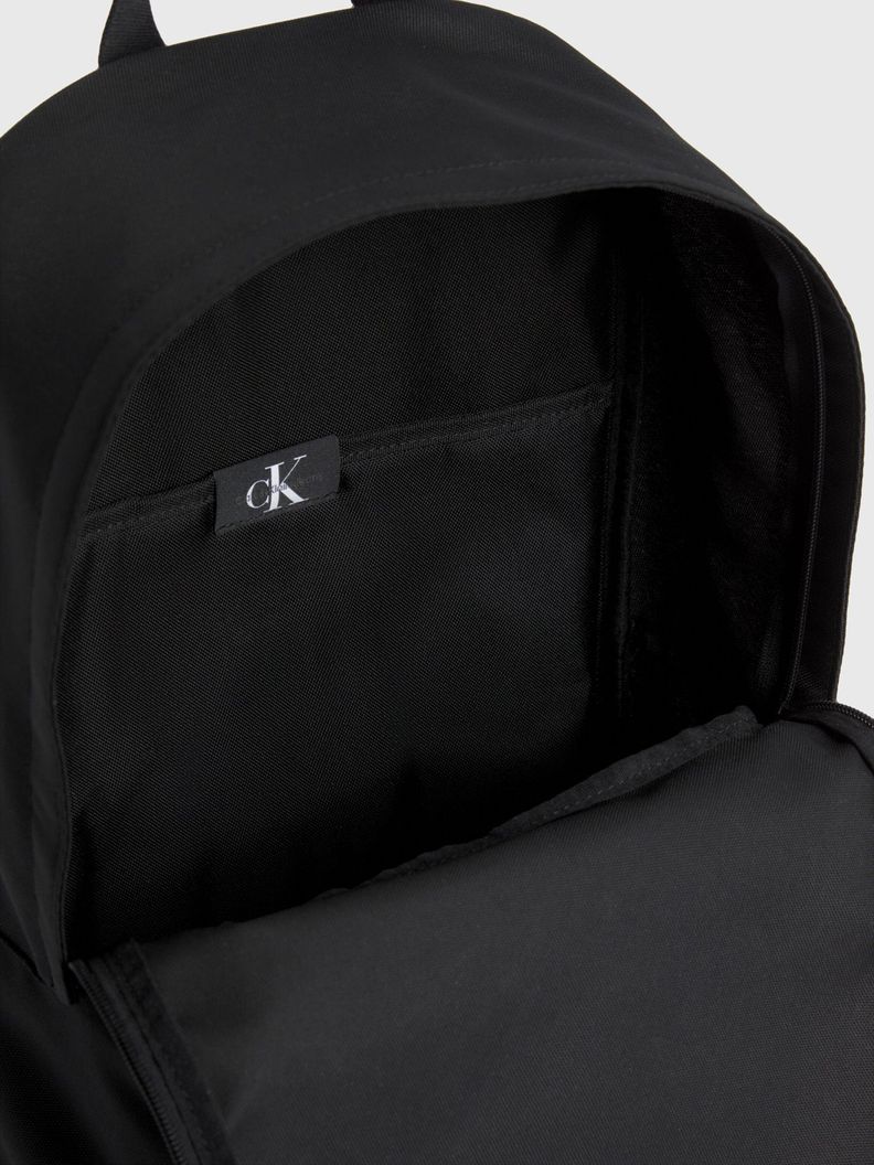 Mochila Sport Essential Negro-2