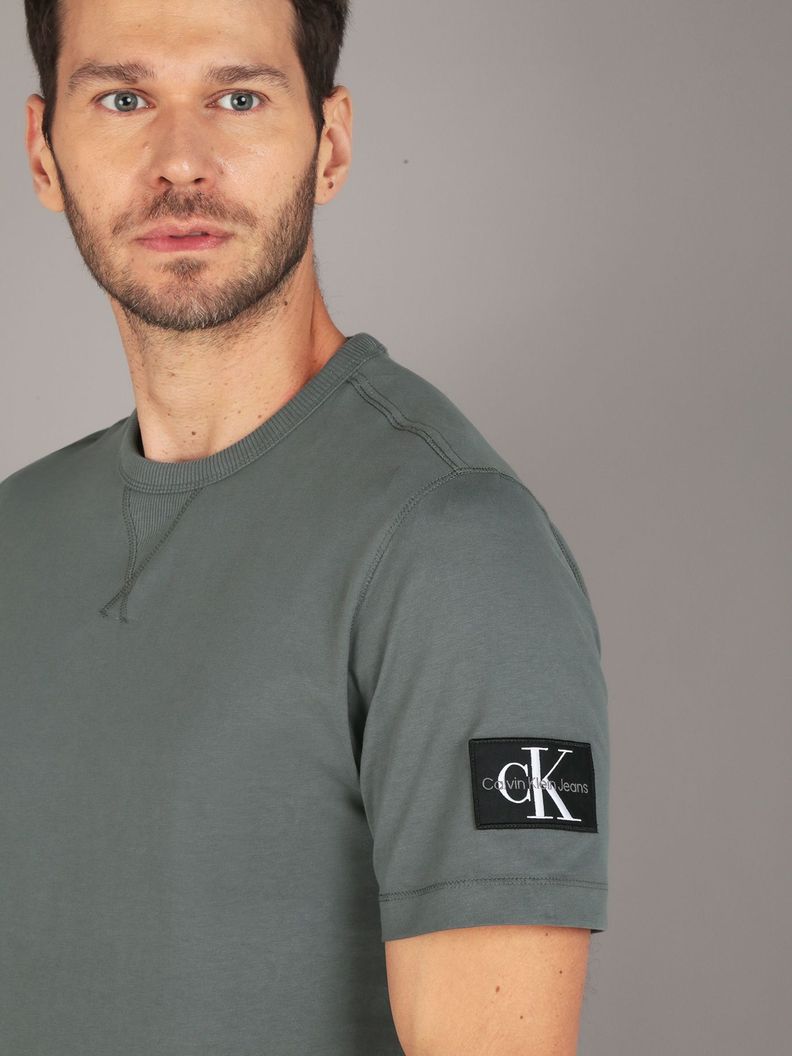 Polera Badge Regular Verde Calvin Klein-3