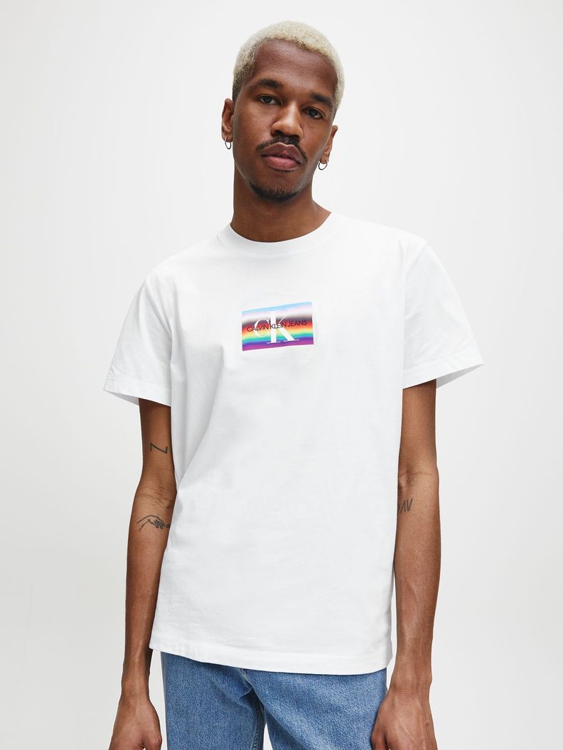 Polera Pride Multi Logo Regular  Blanco Calvin Klein