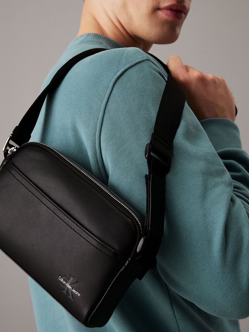 Bolso Crossbody Monogram Soft Negro Calvin Klein-3