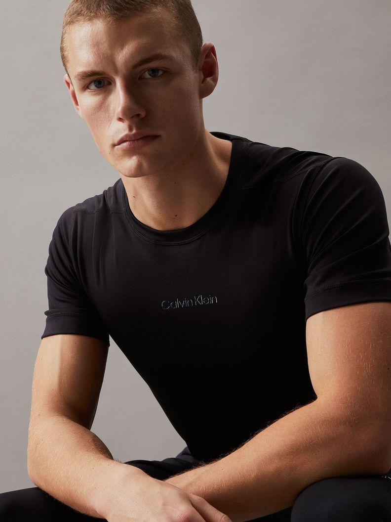 Polera Base Layer Negro Calvin Klein-3